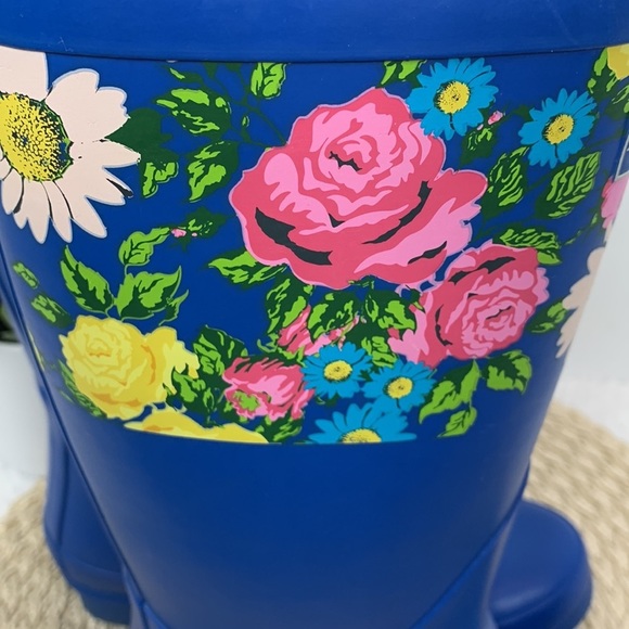 London Fog blue w/floral pattern rubber rain boots, see photos for approx size - Picture 5 of 15